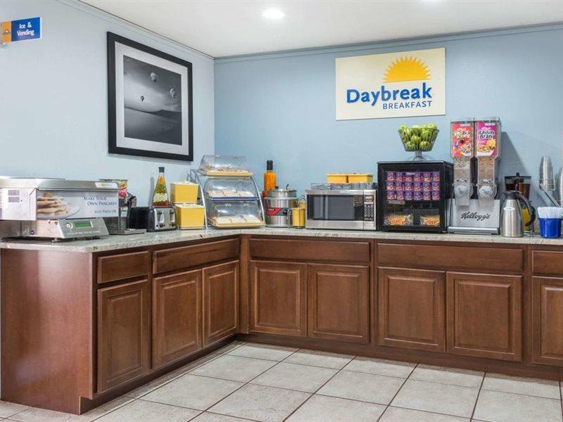 Hotel Days By Wyndham Vegas 2*