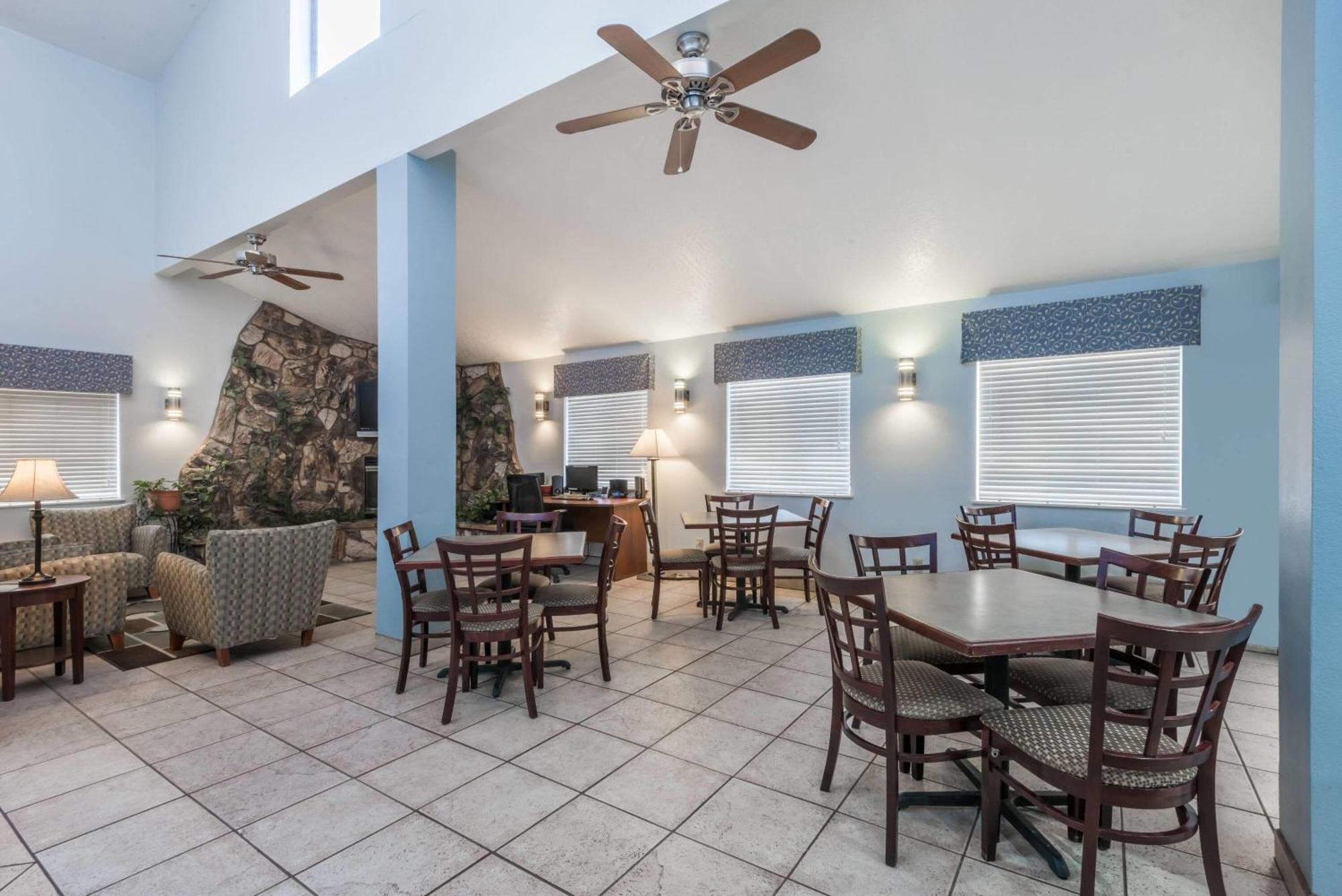 Days By Wyndham Vegas Hotel